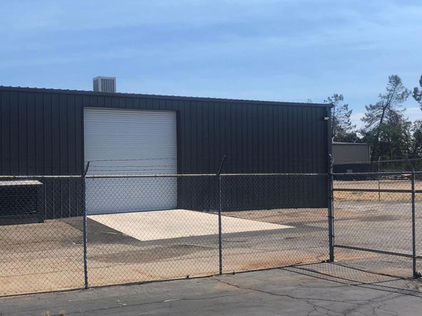 4361 Caterpillar Rd, Redding, CA 96003